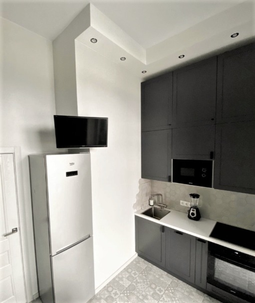 «From a concrete box into a luxury apartment!» The family built their ...